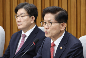정치권서 보폭 늘리는 김문수에 쏠리는 시선…답변 미묘하게 달라져