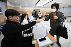 제1회 전국 동시 새마을금고 이사장 선거…한 두표 차로 승부 갈리기도