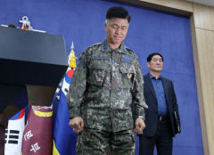 공군, 초유의 오폭 사고 사과…이영수 참모총장, 