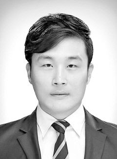 [취재수첩] 가벼워진 정치