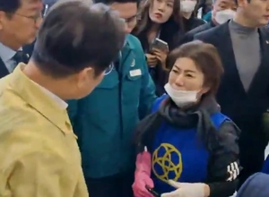[포토뉴스] 자원봉사자 격려하는 민주당 이재명 대표