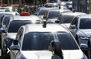 ‘불친절’ 이미지 벗는 택시…불편신고 2년새 28%↓
