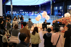 [포토 뉴스]대구 신세계, 9층 실내 주라지 광장서 ‘스프링 콘서트’