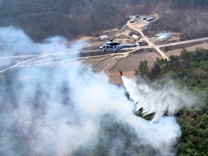 의성산불, 군장병 투입...해병대 마린온 헬기도 투입