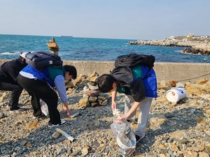 금오공고, ‘흡연예방 사제동행 걷기 및 비치코밍’