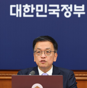정부, 역대 최악 산불에 10조 규모 ‘필수 추경’ 추진