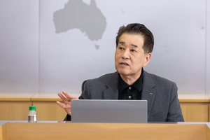 장인화 포스코 회장 “미래 소재 혁신으로 도약해야”