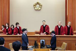 비상계엄판단 빠진 韓 탄핵사건…헌재 재판관 성향은 확실해져