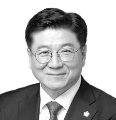[아침을 열며] 낯설지도 불편하지도 않은 동행