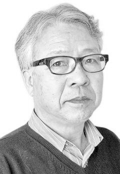 [이하석의 발견과 되새김] ``아무래도 나는 조금쯤 비켜 서 있다``