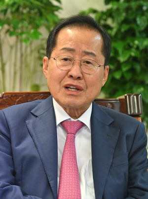 대선 출마 선언한 자치단체장, 엇갈린 행보… 홍준표 사임, 오세훈·이철우 등 직 유지