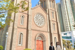 ‘폭싹 속았수다’ 아이유가 결혼한 그 성당, 로맨스 성지로 떠올랐다