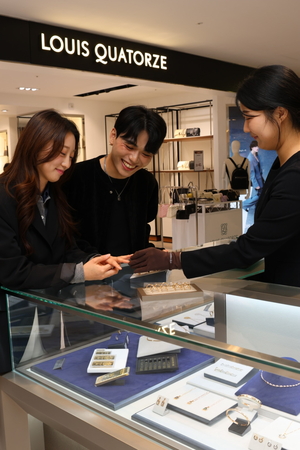 “상견례부터 답례품까지 백화점에서 준비하세요”…롯데백화점 설레는 봄맞이 ‘웨딩 페어’ 개최