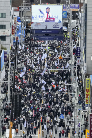 [대통령탄핵]구미시민 “정치권 싸움 멈추고 민생경제 회복 전념해야”