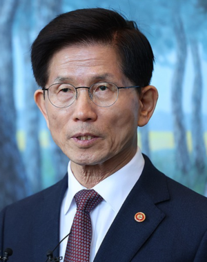 김문수 “윤석열 ‘고생 많았다’ 내게 격려…한덕수, 출마 안 돼”
