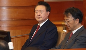 오늘 오전 尹 첫 정식 형사재판…파면 10일 만 재판대에