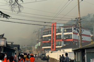 [Y스케치] 대구 북구 산불에 혼비백산…집 타버릴까 현장 못떠난 주민들