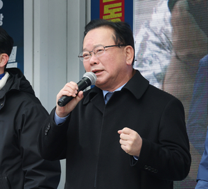 ‘TK 野 잠룡’ 김부겸 “민주 경선 참여 않는다”…사실상 대선 불출마