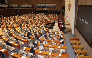 여야 추경 논의, 尹선고일 지정에 스톱…탄핵 결과 나와도 난항 예상