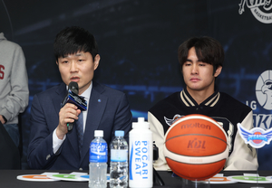 가스공사 강혁 감독 플레이오프 출사표…“KT에게 승리 후 SK와 경기할 것”