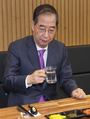 ‘한덕수 탄핵’ 민주당 내 신중 기류… “아직 결정된 바 없어”