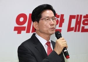 김문수 “공채로 신입사원 뽑는 기업에 법인세 감면”