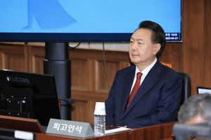 尹 재판 증인 “국회의원 끌어내라 지시받았다”…정면충돌