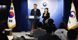 “입력한 질문까지 중국으로”…AI ‘딥시크’, 개인정보 무단이전