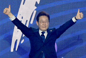 이재명, 89.77% 민주당 대선 최종후보 결정…세 번째 대권 도전