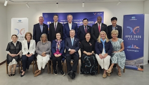 미 전직 연방의원들 경주 방문…“APEC 성공 기원”