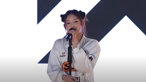 YG 새 걸그룹 첫 연습생 ‘이벨리’, 15세 호주 출신 올라운더