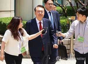 尹 “김문수 힘을 몰아주길 호소”…국민의힘 “尹, 당 근처에 얼씬도 말라”