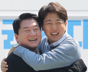 [6·3대선]이준석에 손 내민 안철수...“사이비 이재명 막자”