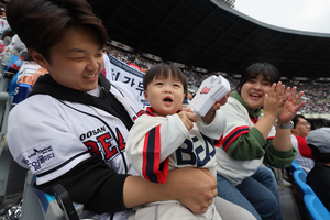 KBO리그 어린이날 역대 최소 경기 ‘300만’ 관중 돌파