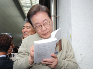 “구직 지원금 확대” 이재명 청년 공약 발표…연이은 중도층 표심 잡기