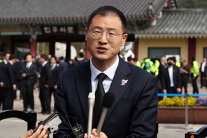 김상욱, 민주당 전격 입당…5·18 묘역서 입당 선언