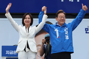 [6·3대선]후보들 토론 다음날 서울 일정 소화…단일화 선그은 이준석