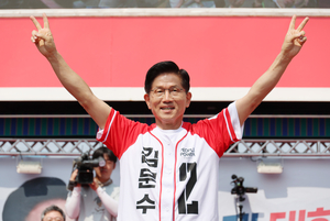 김문수, 강원·경북 동해안 지역에서 유세…“똑바로 투표해 달라”