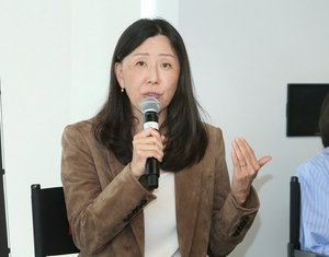 넷플릭스, 홈 화면 완전히 달라졌다…12년 만에 개편