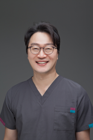 [전문의에게 듣는다]김광훈 맥수면이비인후과 원장 “2주 만에 청력 회복”…고령·당뇨 환자도 살린 고압산소치료