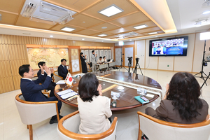경북교육청, 일본 재외 한국학교에 그림책 900권 전달