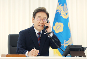 이재명 대통령, 美 트럼프와 첫 정상통화…“이른 시일 내 만나기로 합의”