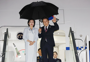 李, G7서 릴레이 정상회담 후 귀국길…“외교 도약 알리는 신호탄”