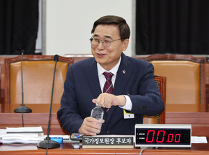 이종석 국가정보원장 인사청문회 큰 충돌 없이 마무리