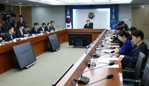 李대통령 중동상황에 “신속하게 대책 수립하라”…첫 수석보좌관회의 주재