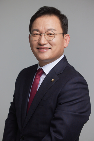 못난이 사과에 새 생명…쿠팡, 안동·예천 사과 100t 매입