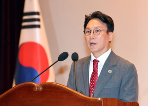 김민석 총리 정식 취임…“내란 상처·제2의 IMF 극복하는 참모장될 것”