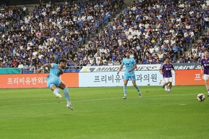 ‘대팍의 왕’ 세징야가 돌아왔다…울산과 2대2