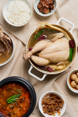 삼계탕 집에서 끓여도 1인당 8천원꼴…5년 전보다 12% 올랐다