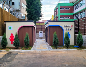 [Y르포]“이젠 화장실 걱정 안해요”…대구 화원시장내 새로 설치된 공중화장실, 장날 개방하자 ‘환호성’